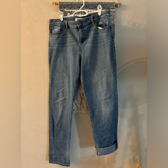 GUC Jessica Simpson distressed wash jeans - Picture 2 of 4